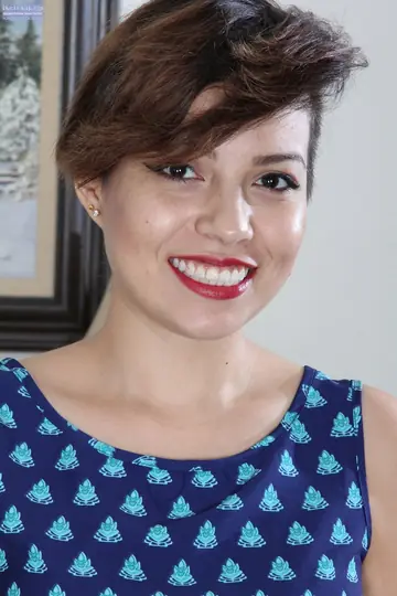 Natalie Odom – Brunette Strips Naked and Shows Her Natural Tits