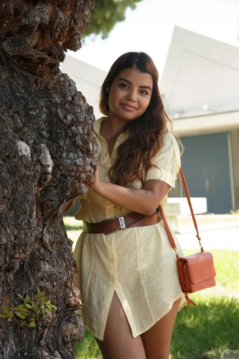 Jasmin Veracruz: Busty Latina Flashes Her Panties and Ass Outdoors – photo 1 of 11