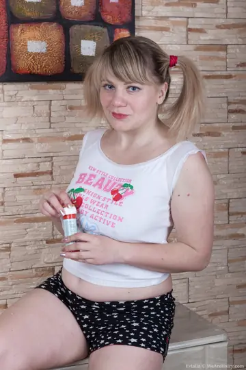 Blonde BBW Rides a Toy and Spreads Her Hairy Pussy