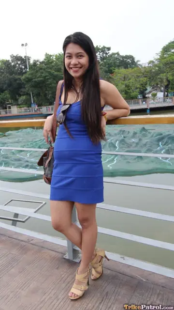 Asian Woman Spreads Her Legs Naked Outdoors
