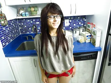 Oxuanna Envy – Brunette in Glasses Peels Lingerie Aside and Spreads Her Legs