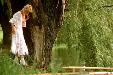 Lynne Austin – Mature Blonde Woman Spreads Her Pussy by the River