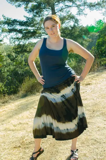 Redhead PAWG Lifts Her Skirt and Shows Her Hairy Bush Outdoors