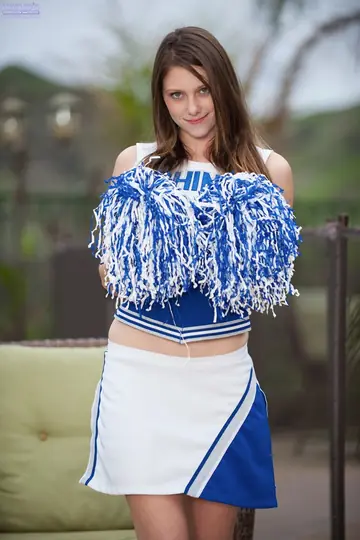 Shae Snow – Brunette Strips Off Her Uniform Skirt Outdoors for Anal Spreading