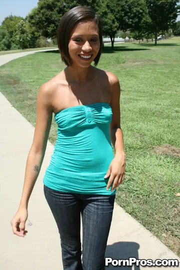 Mia Lina – Short-Haired Latina PAWG Drops Her Panties and Spreads Outdoors