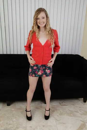 Molly Odell – Petite Blonde Strips Nude and Poses in Slow Striptease
