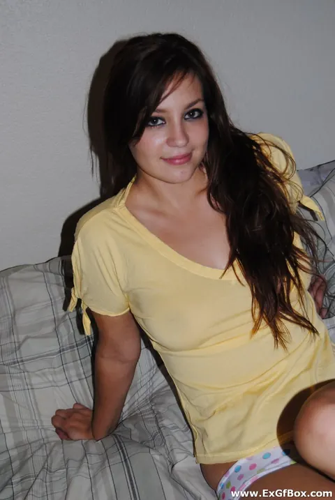 Samantha Marie: Brunette in Panties Bares Her Small Natural Tits – photo 5 of 20