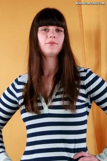Samantha Bee – Curvy Hairy Brunette Takes a Facial and Cum on Her Pussy
