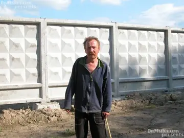 Redhead PAWG Fucks a Homeless Man Outdoors