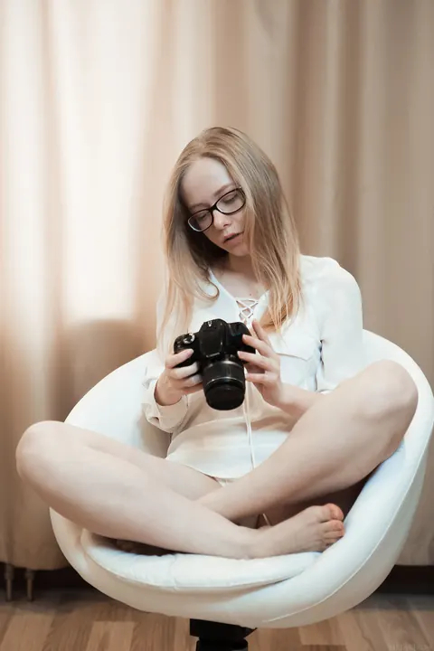 Lola Chic: Thick Russian Blonde Poses in Panties – photo 1 of 21