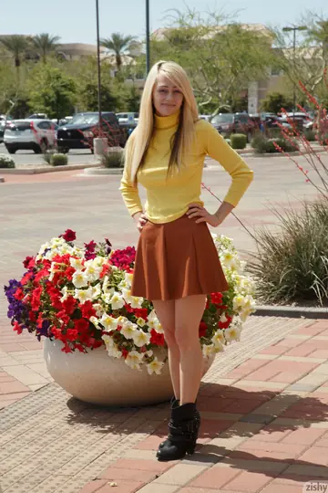 Dahlia Polk – Petite Blonde Teases Her Ass and Tits in Library While Clothed