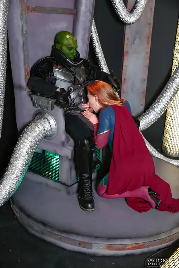 Carter Cruise – Thick Blonde in Cosplay Takes Anal Doggy and a Facial