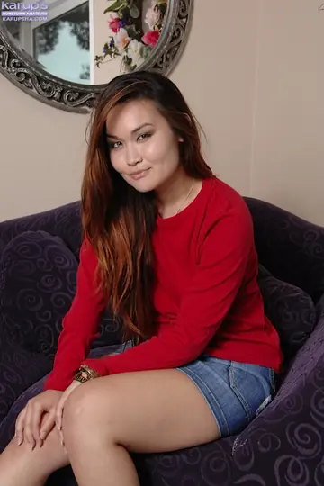 Saber Takestita – Asian Brunette Strips Off Her Skirt and Fingers Her Shaved Pussy