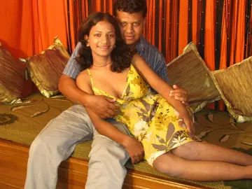 Indian MILF Sheds Her Dress for Cowgirl Sex