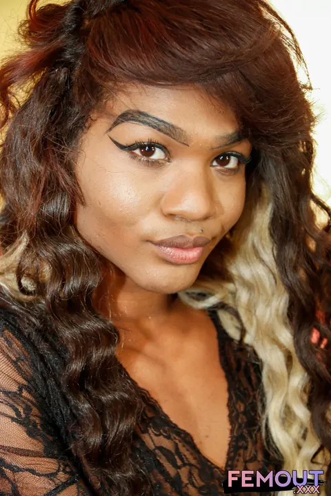 Ebony Trans Woman Strokes Her Cock Until She Cums – photo 6 of 16