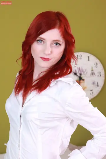 Vanessa Shelby – Czech Redhead PAWG Undresses and Spreads Wide