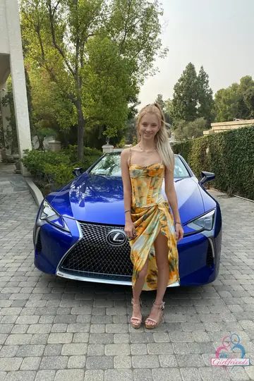 Riley Star – Slim Blonde in Pigtails Spreads Her Pussy in a Car