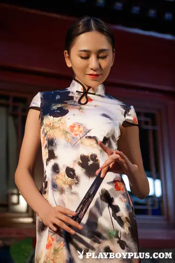 Wu Muxi – Slim Chinese Brunette Strips Off Her Dress to Show Her Natural Tits and Ass