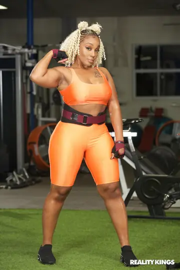 Mimi Curvaceous – Thick Ebony Babe Rides Cock in the Gym