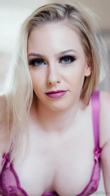 Grace Harper – Blonde with Enhanced Tits Gives a Blowjob and Rides Cowgirl in the Bedroom