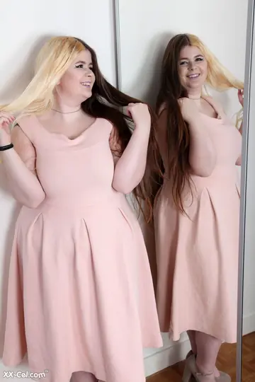 Charline – BBW Strips Off Her Dress and Spreads Her Big Ass