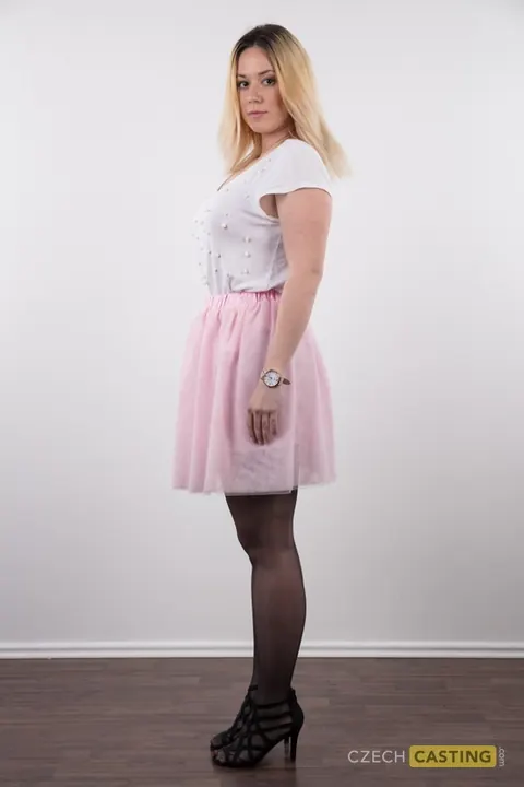 Curvy Czech Amateur Strips Out of Her Lingerie and Skirt in Heels – photo 4 of 20