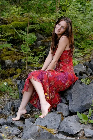 Marie Anne – Tall Brunette with Big Tits Spreads Her Pussy in the Forest