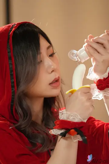 Lin Siyu – Asian Brunette in a Skirt Takes Anal Doggy Style and a Facial