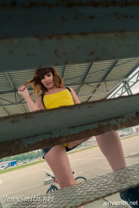 Jeny Smith: Thick Brunette MILF Fingers Her Pussy Outdoors in a Skirt – photo 2 of 15