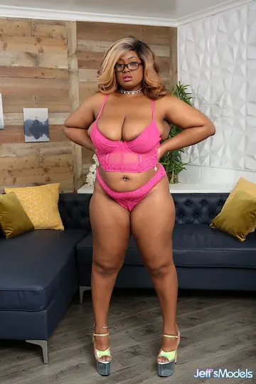Tiffany Valentine – Blonde BBW in Glasses Rides Black Cock for a Cumshot on Her Big Tits
