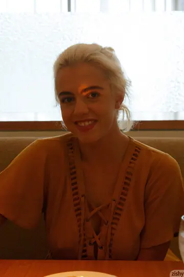 Peach Kennedy – Blonde Arches Back and Cups Her Big Natural Tits