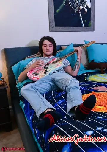 Sofie Marie – Tall Mature Brunette Takes Anal in Panties for Guitar Guy