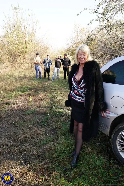 Amy Goodhead: Tall European MILF in Interracial Threesome Outdoors – photo 16 of 20