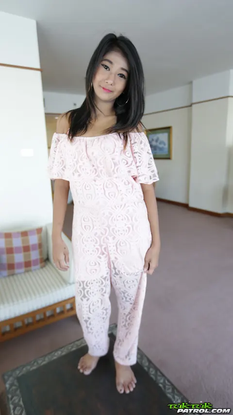 Thai Woman Strips Nude for First Modeling Shoot – photo 3 of 20