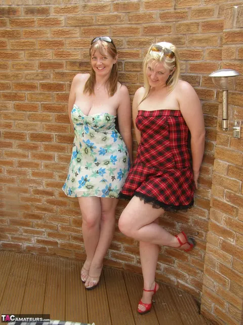 Curvy MILF Lifts Her Skirt for Lesbian 69 – photo 1 of 16