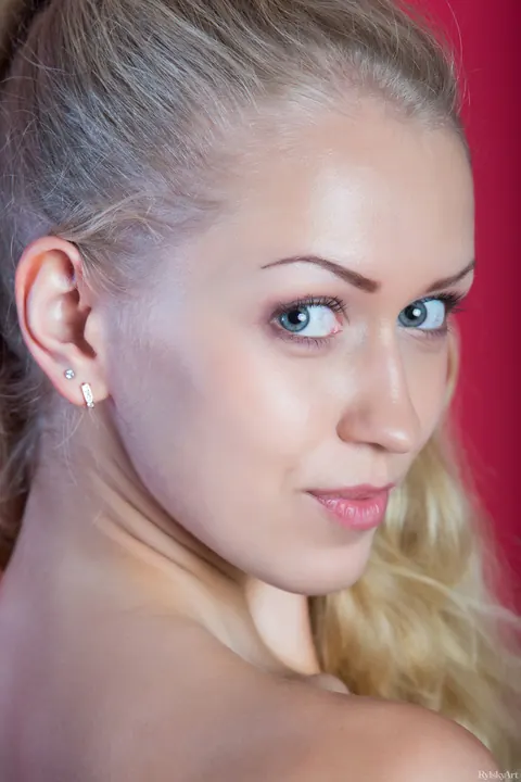 Kaylee A: Blonde PAWG Bends Over and Spreads Her Cheeks Wide – photo 2 of 21
