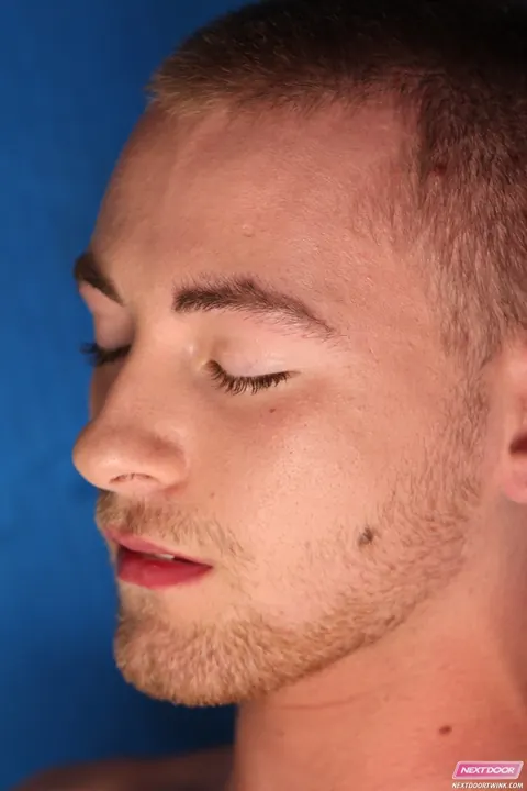 Two Men Kiss and Suck Before Fucking – photo 12 of 21