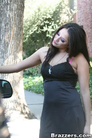 Paisley Adams – Brunette in a Skirt Sucks and Gets Fucked Anally Outdoors