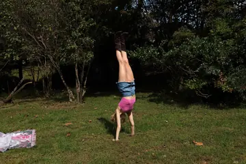 Addee Kate – Skinny PAWG in a Skirt Toys Her Pussy Outdoors