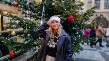 Chloe Chevalier – Curvy French Blonde Takes Anal from Her Boyfriend at Christmas