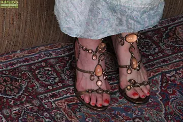 Lynn Miller – Tall Mature Blonde in a Skirt and Heels Spreads and Shows Her Feet