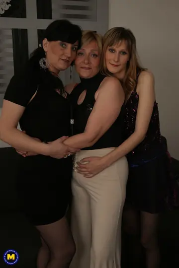 Mature European Lesbians Lick Hairy Pussies and Facesit