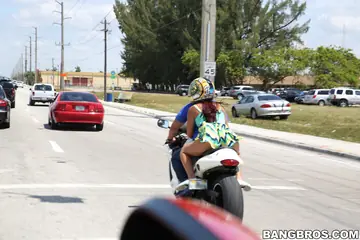 Belle Sparkles – Redhead Latina Sucks Cock and Takes Anal on a Motorcycle