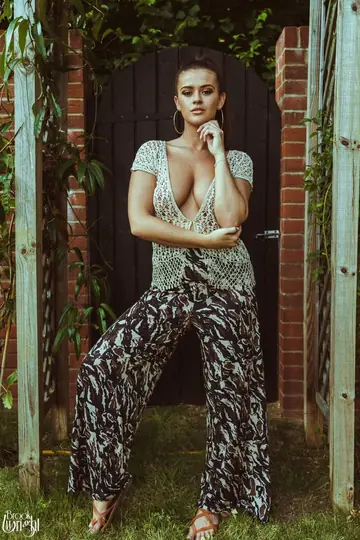Brook Wright – British Brunette Strips Out of Her Bikini in the Garden