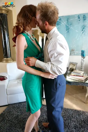 Dee Dee Lynn – Skinny Redhead Undresses and Fucks Her Partner