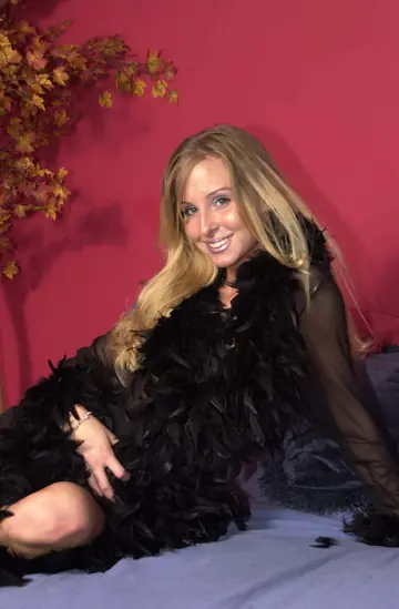 Sandra Iron – Tall Blonde Strips Out of Her Bikini and Spreads Her Legs