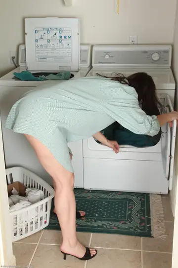 Celeste Carpenter – Mature Brunette MILF Fingers Herself in Panties