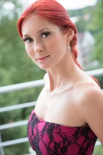 Kate Gold – European Redhead in Pantyhose Sucks and Fucks in the Car