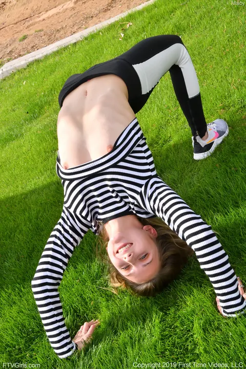 Macy Meadows: Blonde Flashes Her Big Natural Tits in Yoga Pants Outdoors – photo 20 of 20