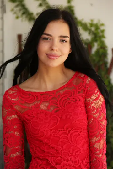 Tall Black-Haired Babe Strips Out of Her Dress Outdoors in High Heels